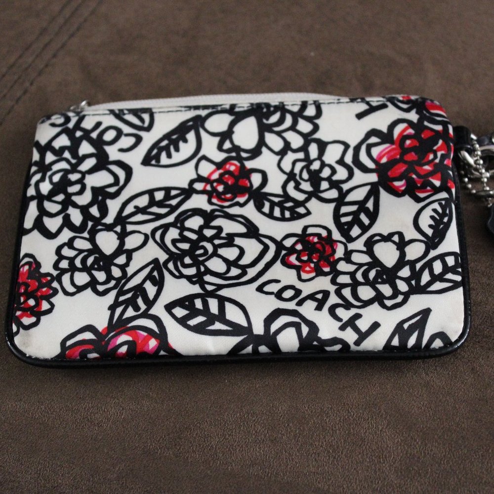 Poppy Coach Wristlet/ Coin Purse/Wallet